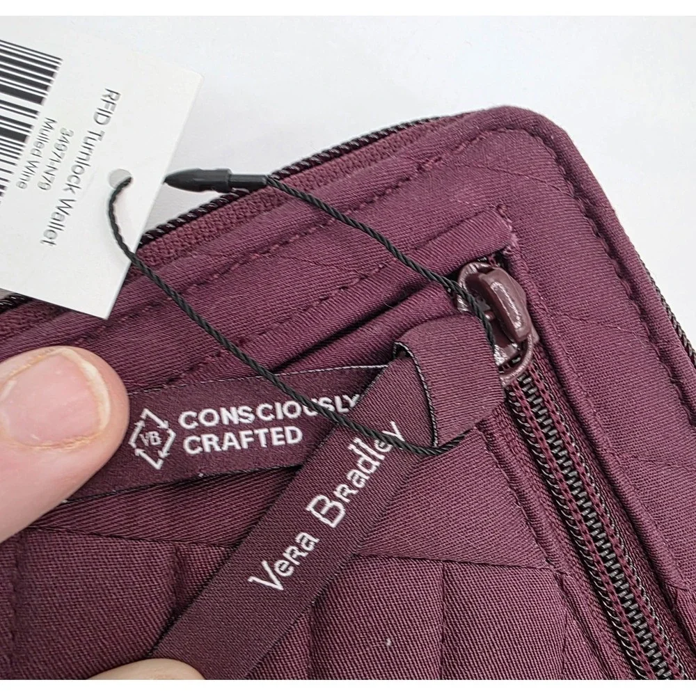 Vera Bradley - Quilted Turnlock Wallet - RFID Protection - Mulled Wine - NWT - Picture 4 of 9